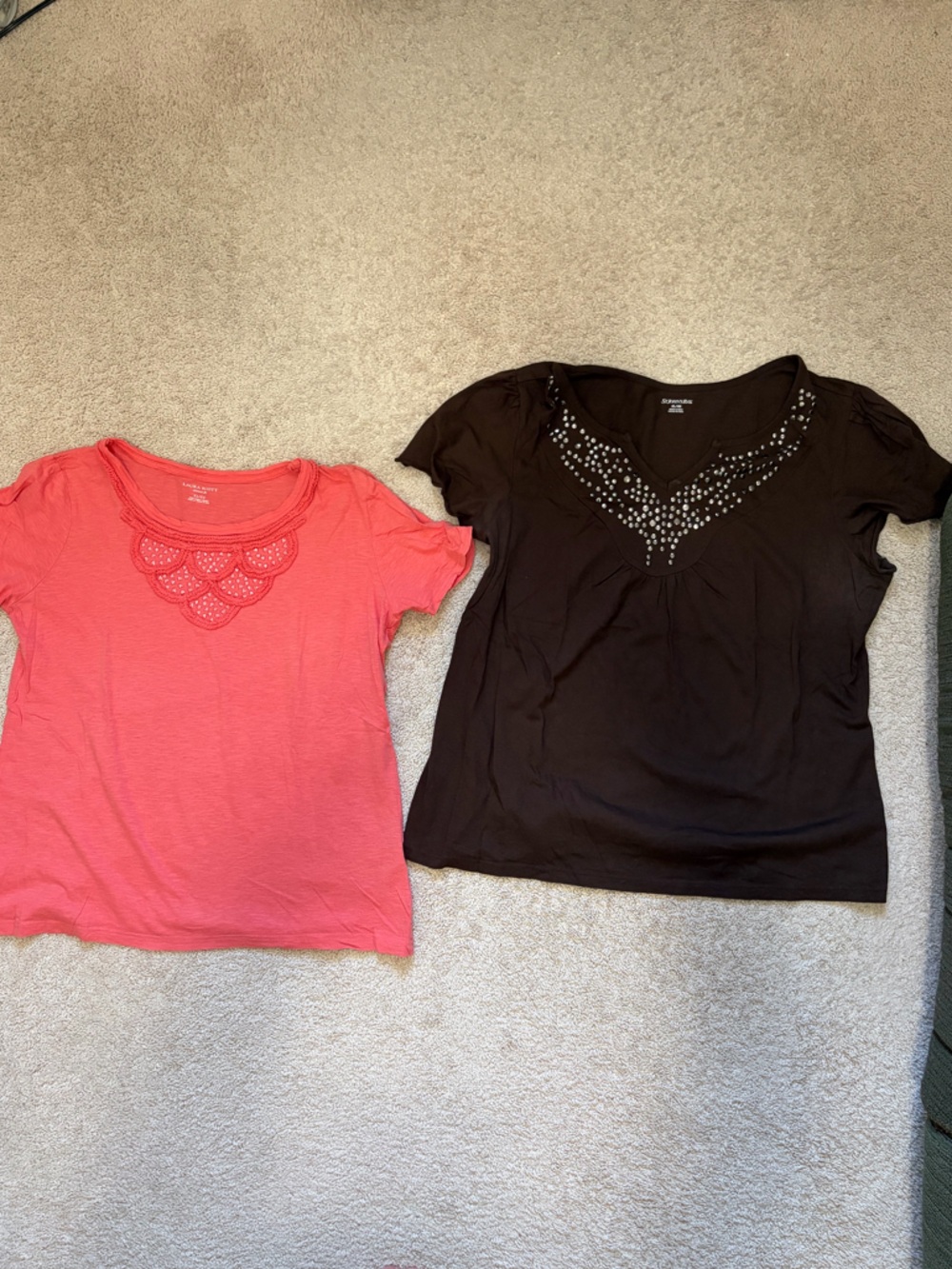 Laura Scott Coral& St John’s Bay Brown Short Sleeve Tops w/ Decorative Necklines